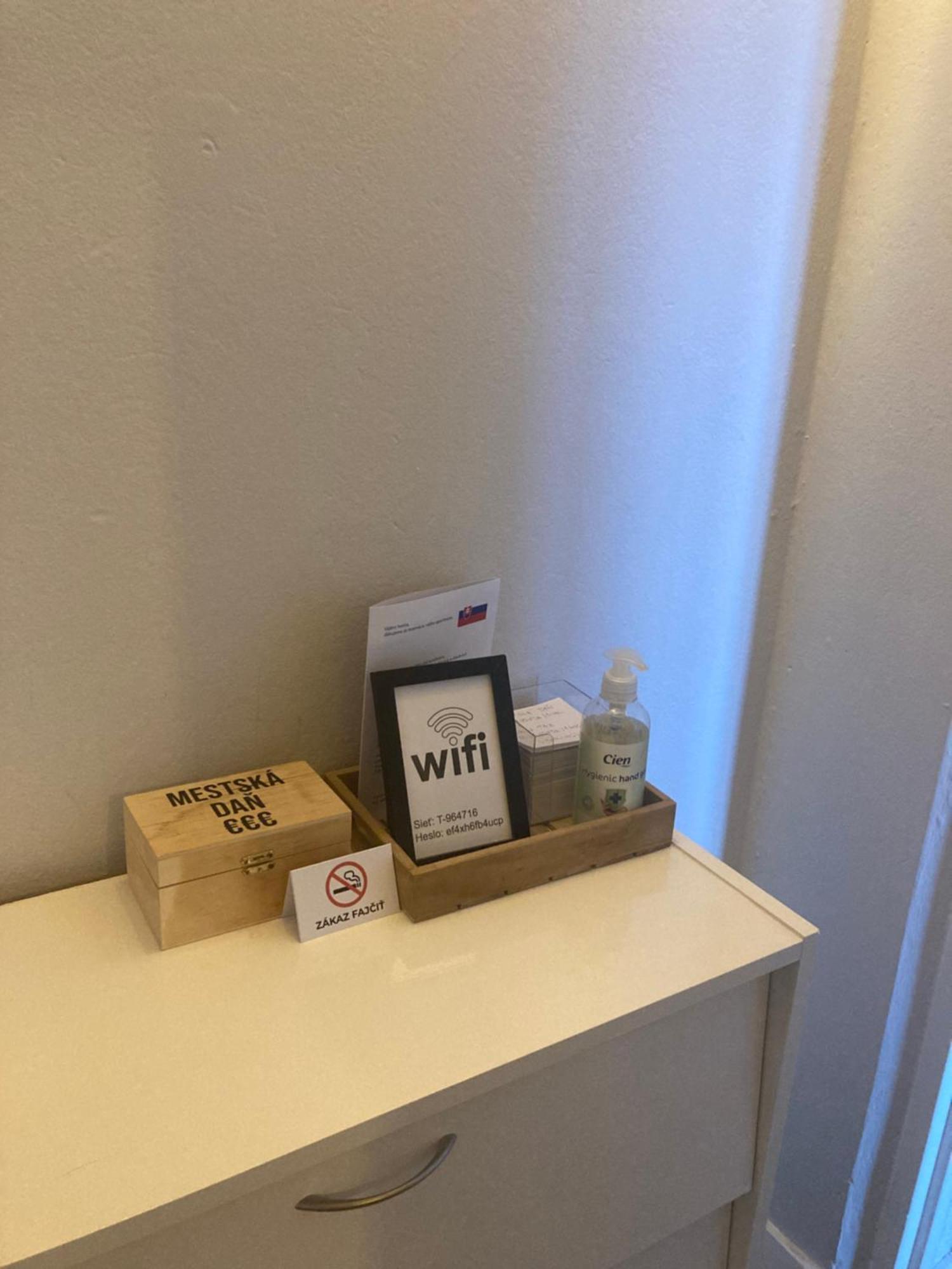 Utulny Apartman Blizko Centra Michalovce Buitenkant foto