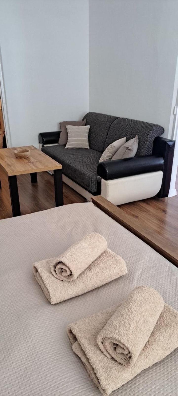 Utulny Apartman Blizko Centra Michalovce Buitenkant foto