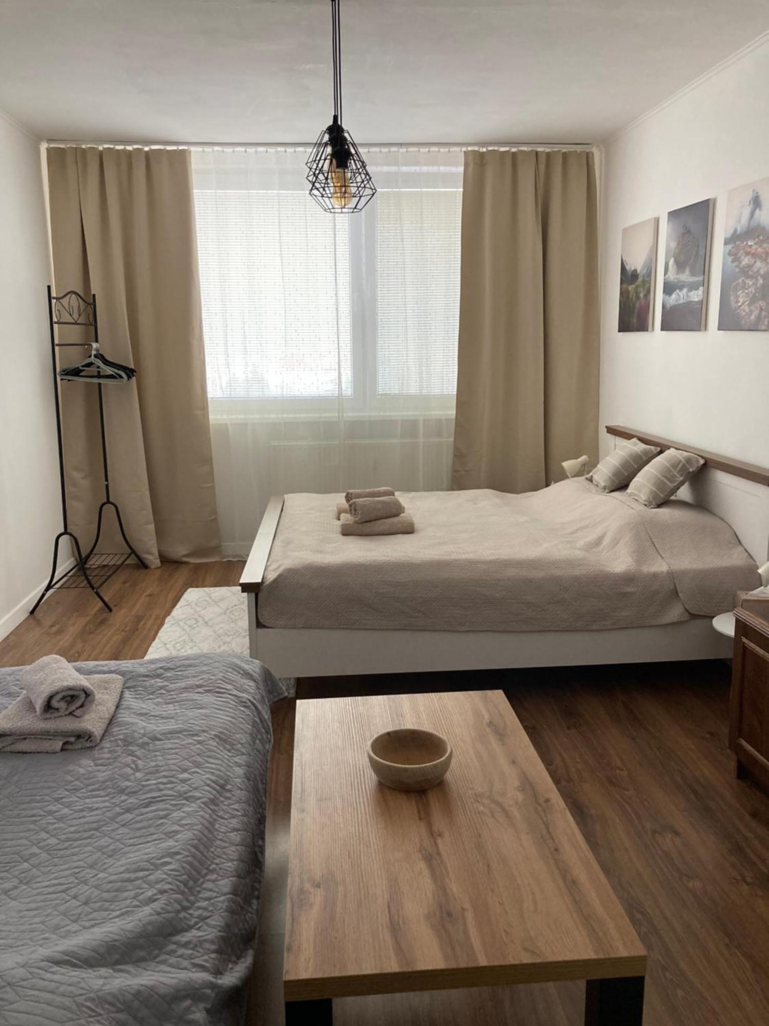 Utulny Apartman Blizko Centra Michalovce Buitenkant foto